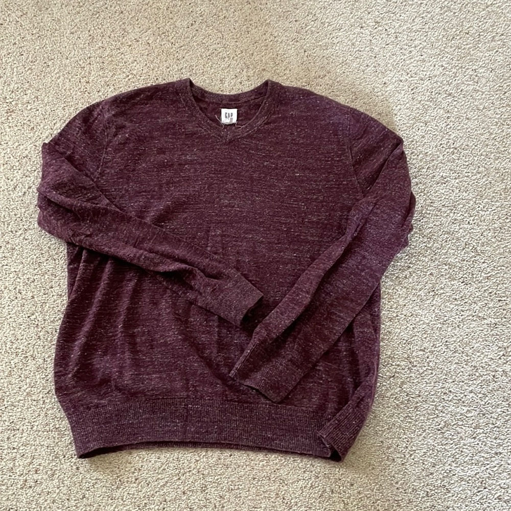 Gap v neck sweater